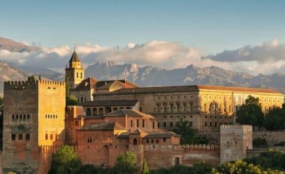 Reisen nach Andalusien / Mietwagenrundreise Andalusien: Blick auf die Alhambra in Granada