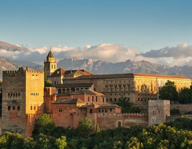Reisen nach Andalusien / Mietwagenrundreise Andalusien: Blick auf die Alhambra in Granada