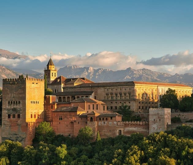Reisen nach Andalusien / Mietwagenrundreise Andalusien: Blick auf die Alhambra in Granada