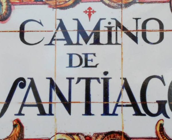 Beschilderung Camino de Santiago auf dem Jakobsweg