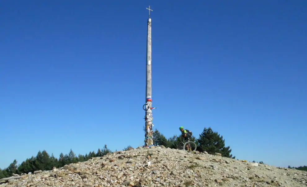 Jakobsweg in 4 Wochen: Cruz de Ferro auf dem Jakobsweg in Spanien