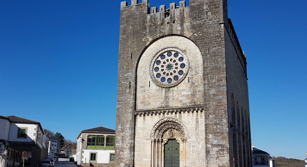 Geführte Reise Jakobsweg: Kirche in Portomarin auf dem Jakobsweg