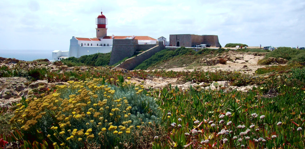 Mietwagenreise Südportugal: Leuchtturm am Cabo de Sao Vicente bei Sagres