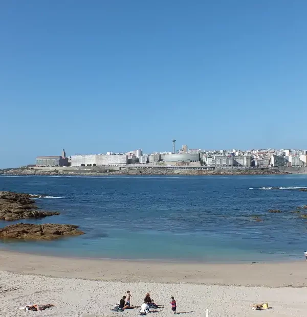 Mietwagenrundreise Galicien: Blick auf A Coruña und seine Strände