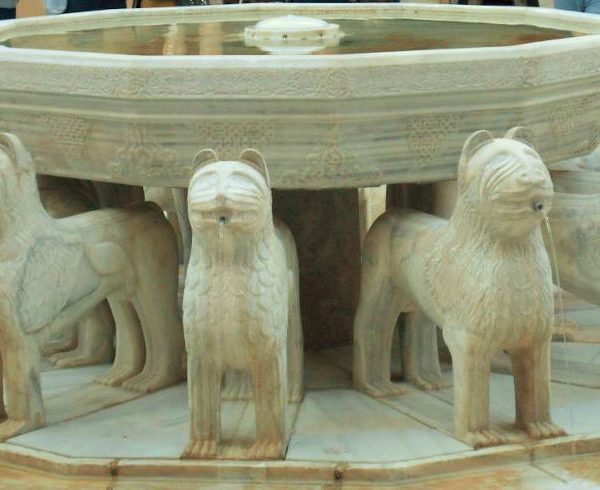 Mietwagenreise Andalusien – 11 Tage: Patio de los Leones in der Alhambra von Granada