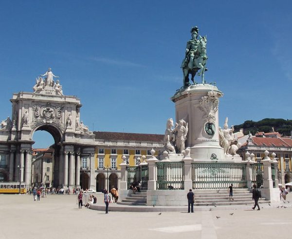 Rundreise Portugal und Santiago: Praça do Comércio in Lissabon