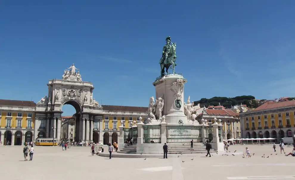 Rundreise Portugal und Santiago: Praça do Comércio in Lissabon