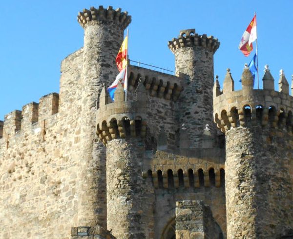 Paradores-Rundreise Jakobsweg: Templerburg in Ponferrada auf dem Jakobsweg