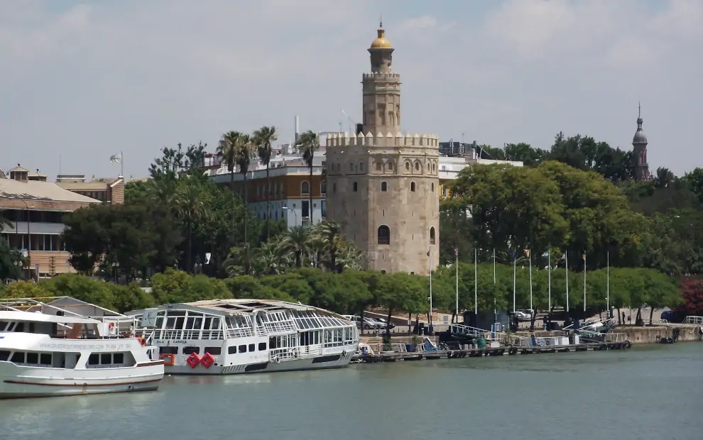 Mietwagenreise Andalusien – 11 Tage: Torre del Oro in Sevilla