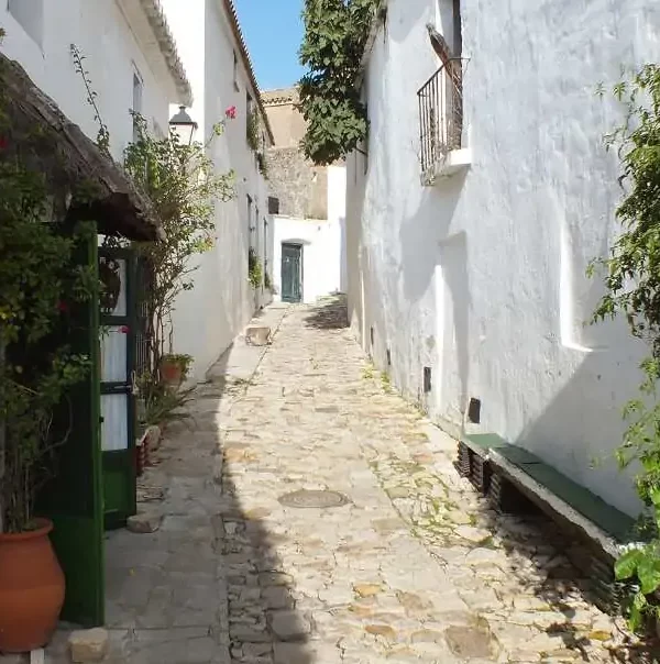 Mietwagenreise Andalusien – 15 Tage: Weißes Dorf Castellar de la Frontera