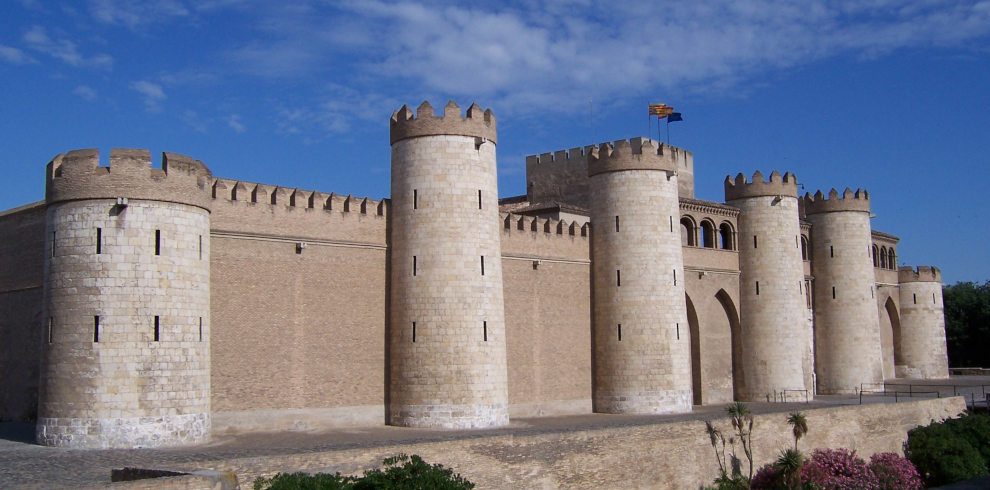 Mietwagenreise von Madrid nach Barcelona: Palacio de la Aljafería in Zaragoza