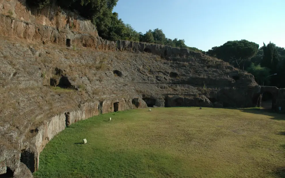 Wanderreise Via Francigena von Montefiascone nach Rom: Amphitheater von Sutri