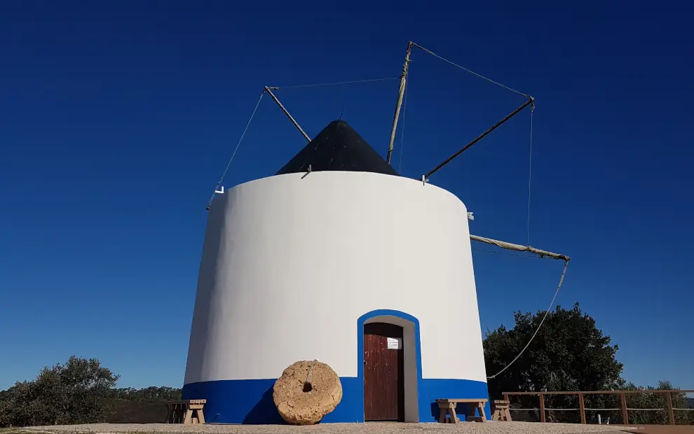 Wanderreise Fischerweg: Windmühle von Odeceixe