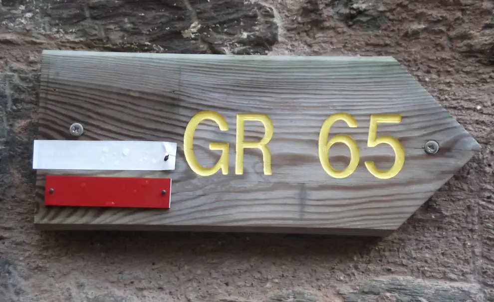 Wanderreise Jakobsweg St Jean Pied de Port: Beschilderung auf dem Jakobsweg GR65 in Frankreich