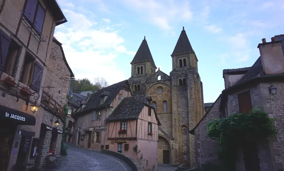 Wanderreise Jakobsweg Frankreich – Von Conques nach Lectoure: Zentrum von Conques