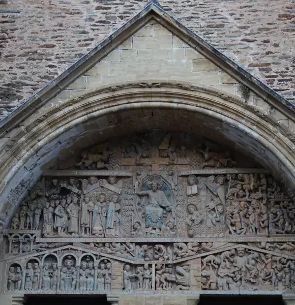 Wanderreise Jakobsweg Via Podiensis von Conques nach Cahors: Portal der Kirche Sainte Foy in Conques