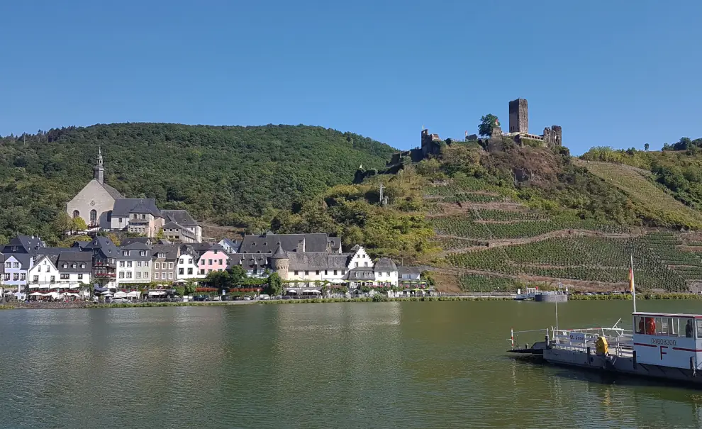 Wanderreise Mosel-Camino: Blick auf Beilstein und die Mosel