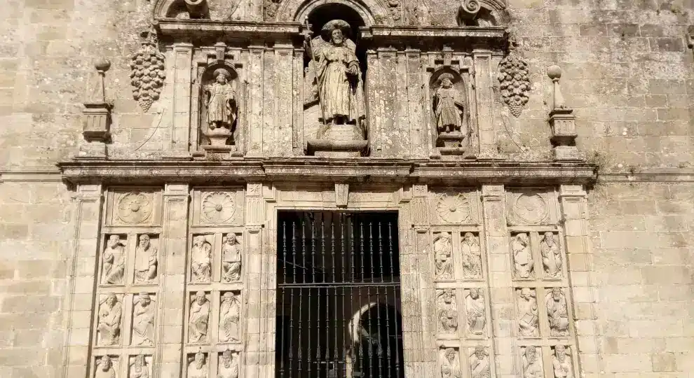 Camino Inglés: Heilige Pforte an der Kathedrale von Santiago