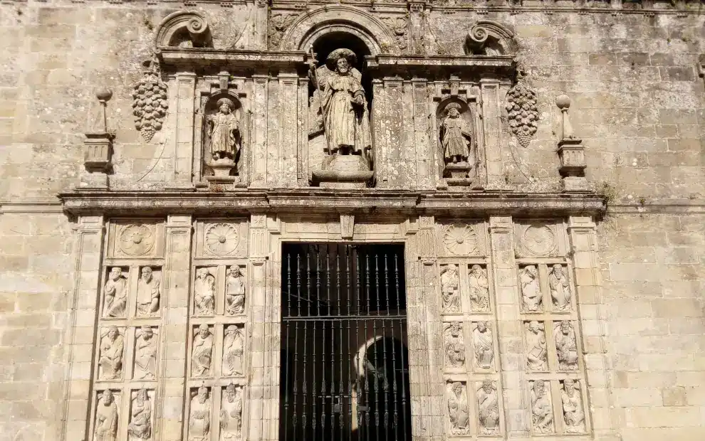 Camino Inglés: Heilige Pforte an der Kathedrale von Santiago