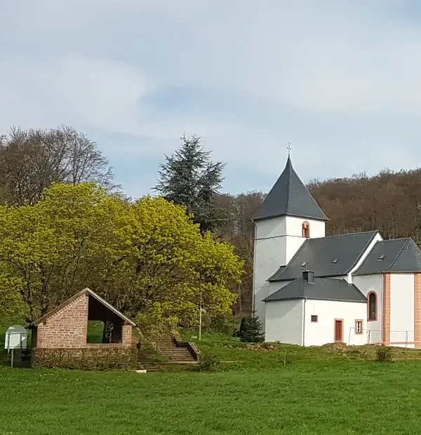 Jakobsweg Mosel: Rehlinger Kapelle bei Fisch