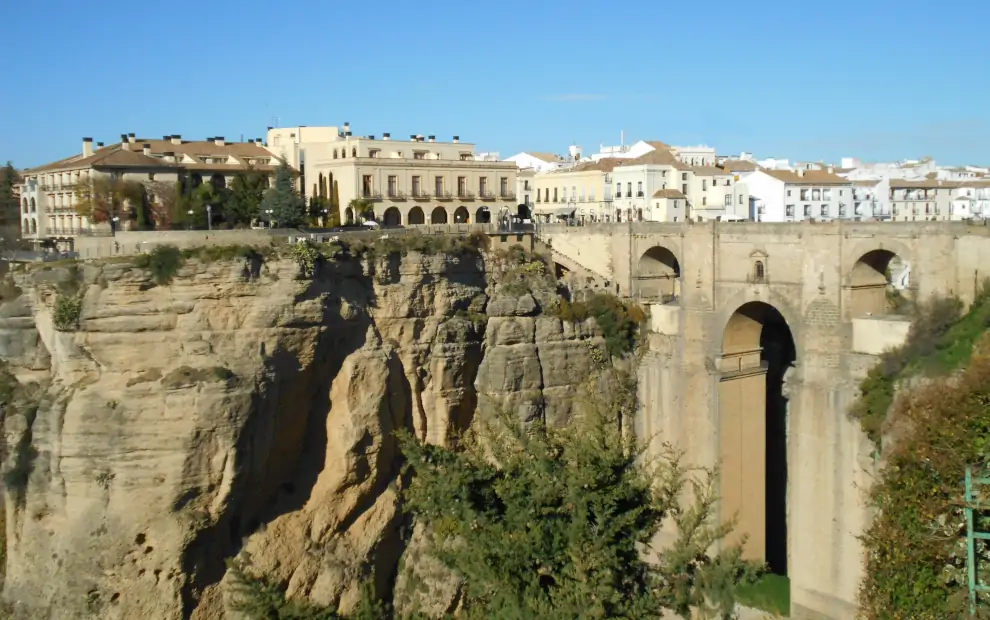 Paradores-Rundreise Andalusien: Parador de Ronda mit Puente Nuevo