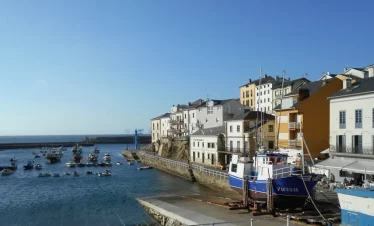Wanderreise Camino del Norte Wanderreise Camino del Norte – Von Llanes nach Ribadeo: Hafen von Tapia de Casariego