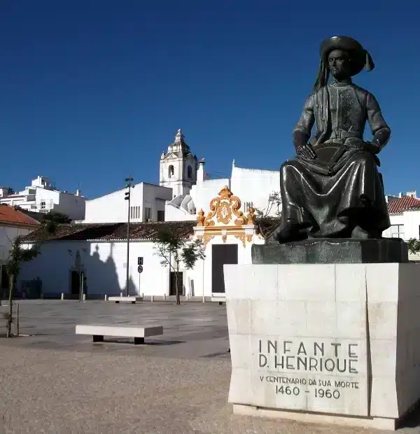 Wanderreise Algarve: Statue von Heinrich dem Seefahrer in Lagos