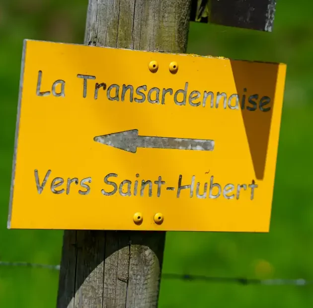 Wanderreise La Transardennaise: Beschilderung auf dem Fernwanderweg La Transardennaise in Belgien