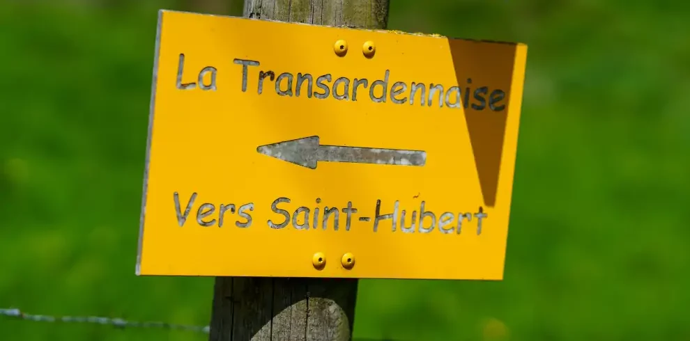 Wanderreise La Transardennaise: Beschilderung auf dem Fernwanderweg La Transardennaise in Belgien