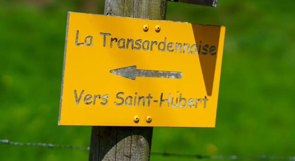 Wanderreise La Transardennaise: Beschilderung auf dem Fernwanderweg La Transardennaise in Belgien