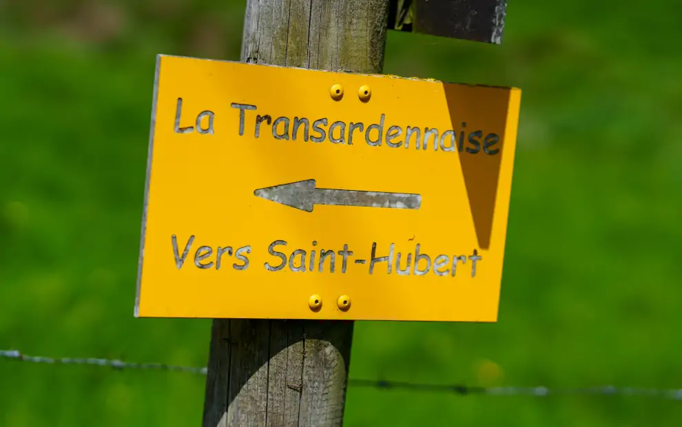 Wanderreise La Transardennaise: Beschilderung auf dem Fernwanderweg La Transardennaise in Belgien