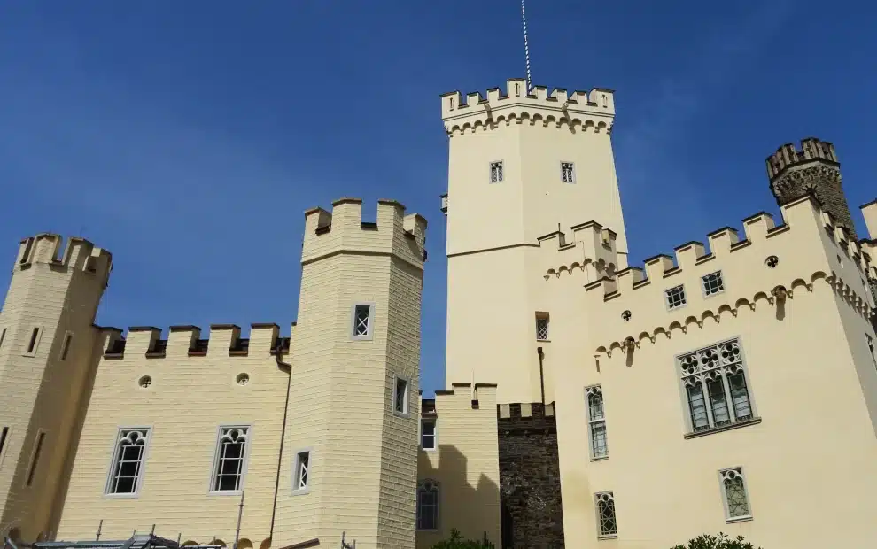 Wanderreise auf dem Mosel-Camino: Schloss Stolzenfels