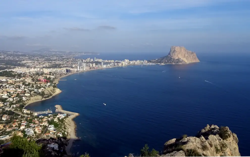 Wanderreise Costa Blanca: Blick auf Calpe und den Peñón de Ifach vom Aussichtpunkt Morro de Toix