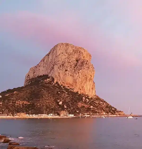Wanderreise Costa Blanca: Peñón de Ifach in Calpe bei Abendlicht