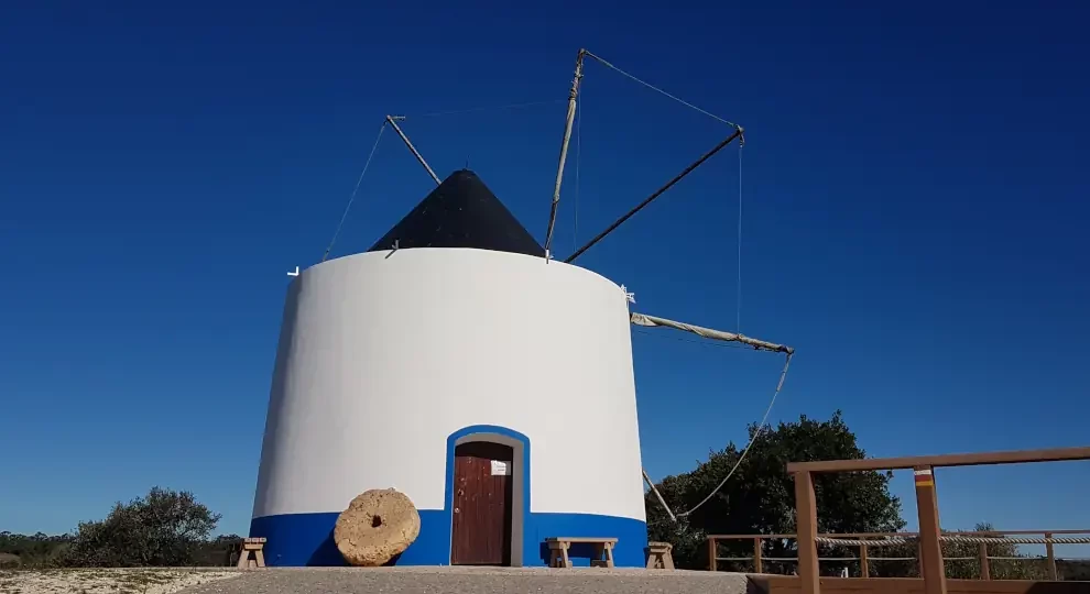 Wanderreise Fischerweg Portugal: Windmühle von Odeceixe