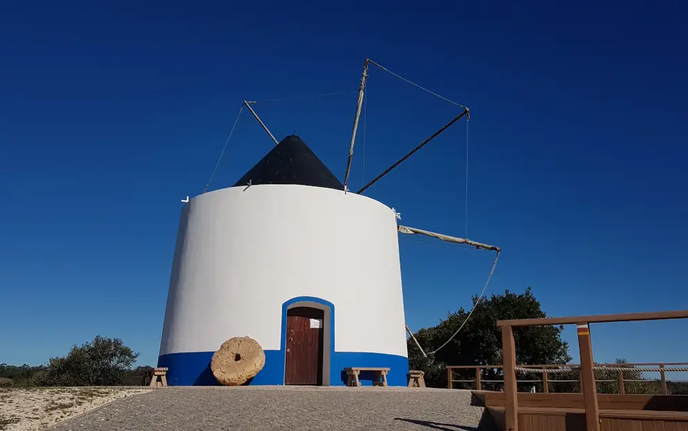 Wanderreise Fischerweg Portugal: Windmühle von Odeceixe