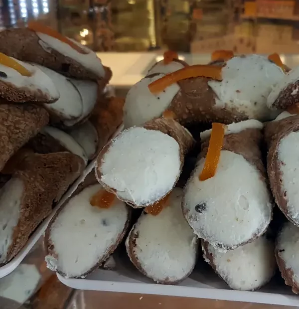 Wanderreise Sizilien - Magna Via Francigena: Sizilianische Spezialität Cannoli