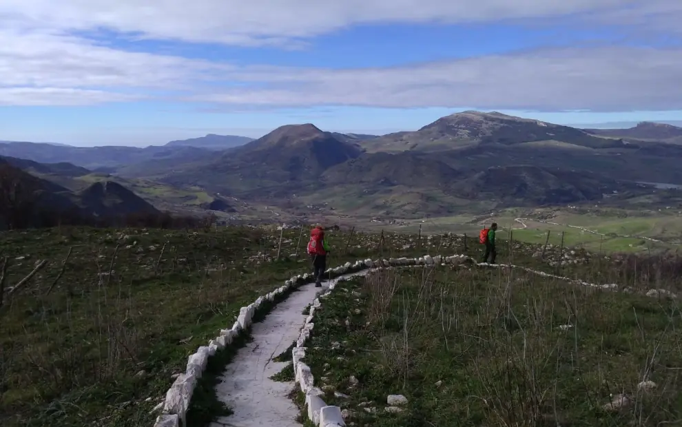 Wanderreise Sizilien - Magna Via Francigena: Wanderer unterwegs