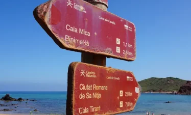 Wanderreise Menorca – Camí de Cavalls: Beschilderung des Weges