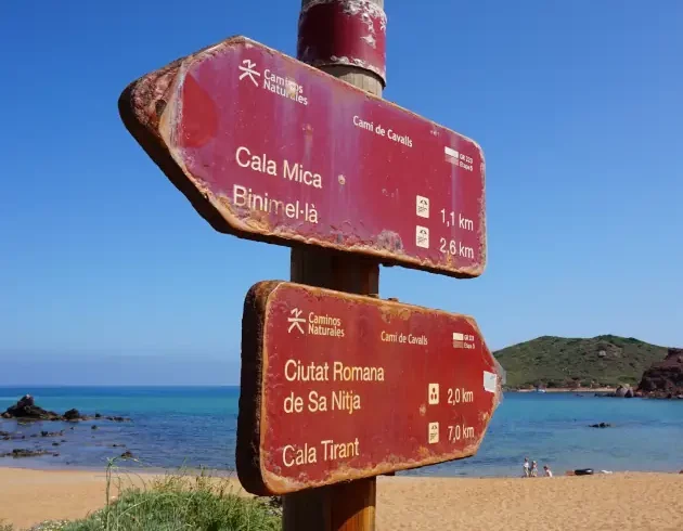 Wanderreise Menorca – Camí de Cavalls: Beschilderung des Weges