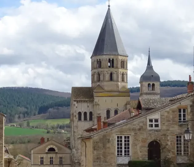 Wanderreise Jakobsweg Frankreich – Von Dijon nach Cluny: Blick auf die Abtei von Cluny