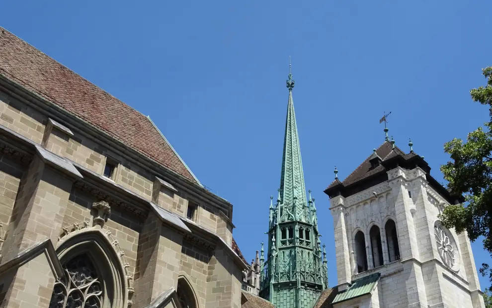 Genfer Jakobsweg: Blick auf die Türme der Kathedrale von Genf