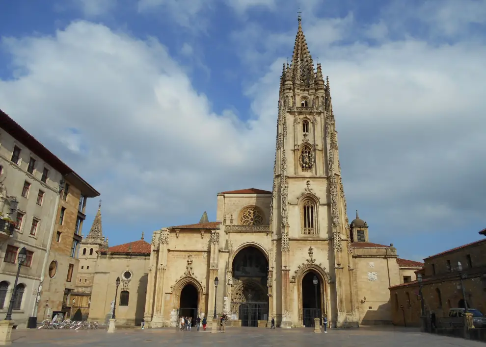 Wanderreise Camino Primitivo - Von Oviedo nach Santiago: Kathedrale San Salvador in Oviedo