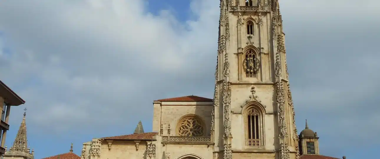 Wanderreise Camino Primitivo - Von Oviedo nach Santiago: Kathedrale San Salvador in Oviedo