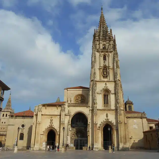 Wanderreise Camino Primitivo - Von Oviedo nach Santiago: Kathedrale San Salvador in Oviedo