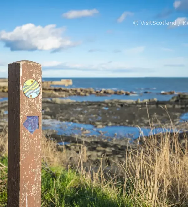 Fife Coastal Path Waymarker, © VisitScotland / Kenny Lam