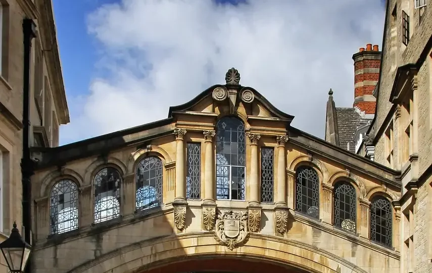 Wanderreise England – Auf dem Thames Path von Oxford nach Windsor: Radcliffe Camera, Bodleian Library in Oxford, Bild von Wolfgang Claussen auf Pixabay