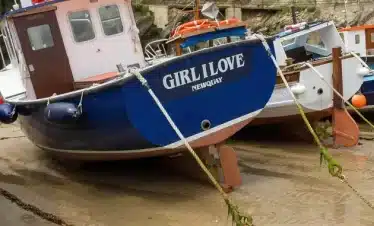 Wanderreise South West Coast Path: Boote im Hafen von Newquay