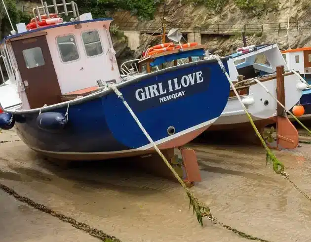 Wanderreise South West Coast Path: Boote im Hafen von Newquay