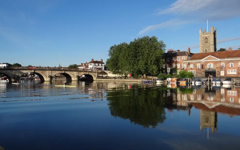 Wanderreise England – Auf dem Thames Path von Oxford nach Windsor: Brücke in Henley-on-Thames, Bild von rcro auf Pixabay